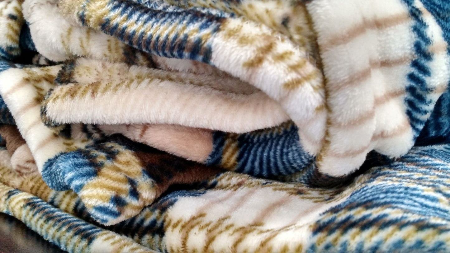 Tache Super Soft Winter Cabin Flannel Polyester Throw Blanket