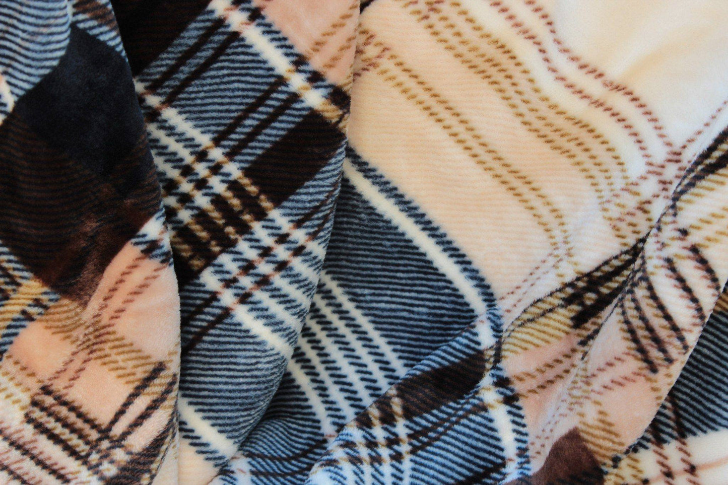 Tache Super Soft Winter Cabin Flannel Polyester Throw Blanket